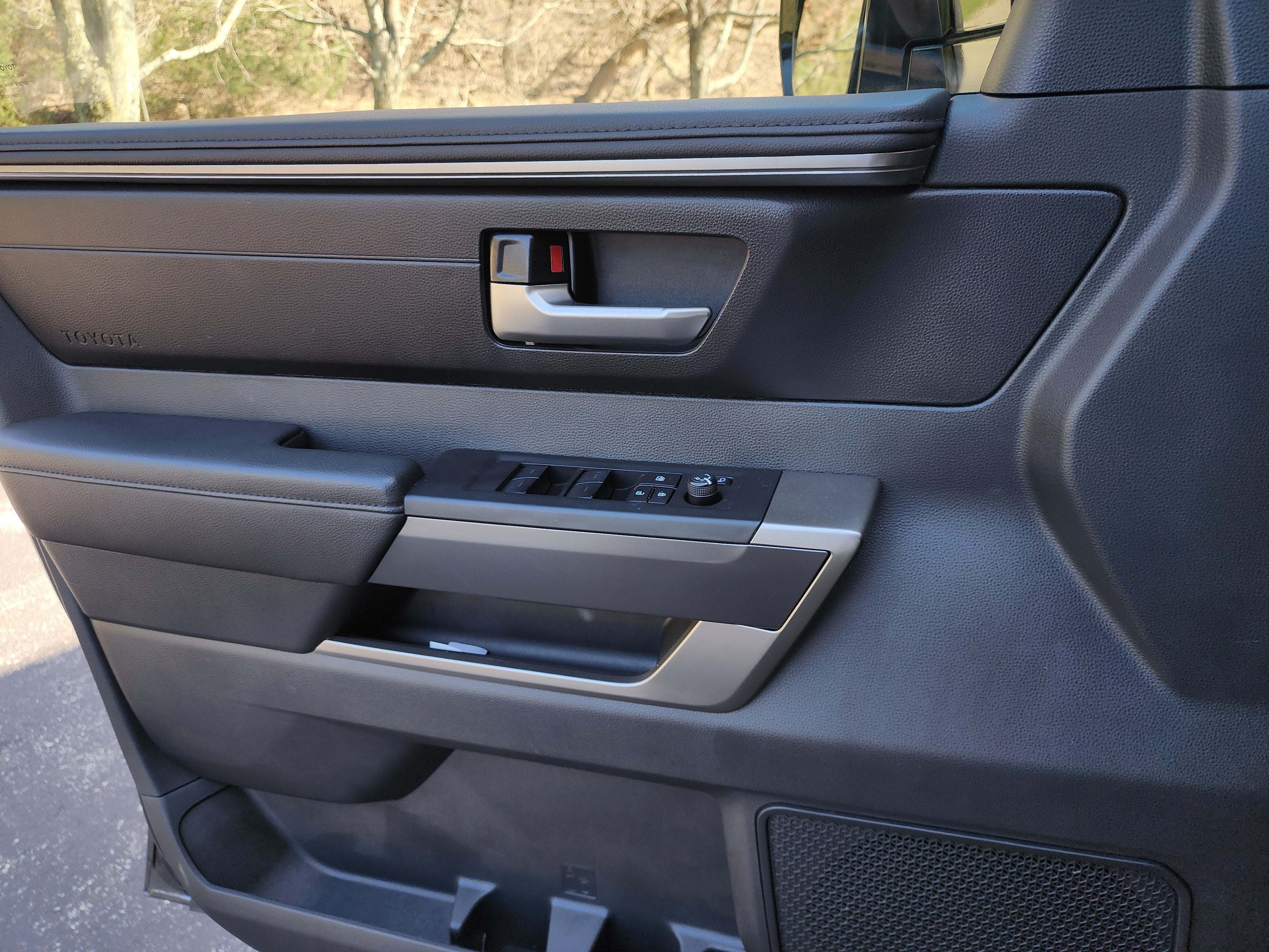 2024 Toyota Sequoia SR5