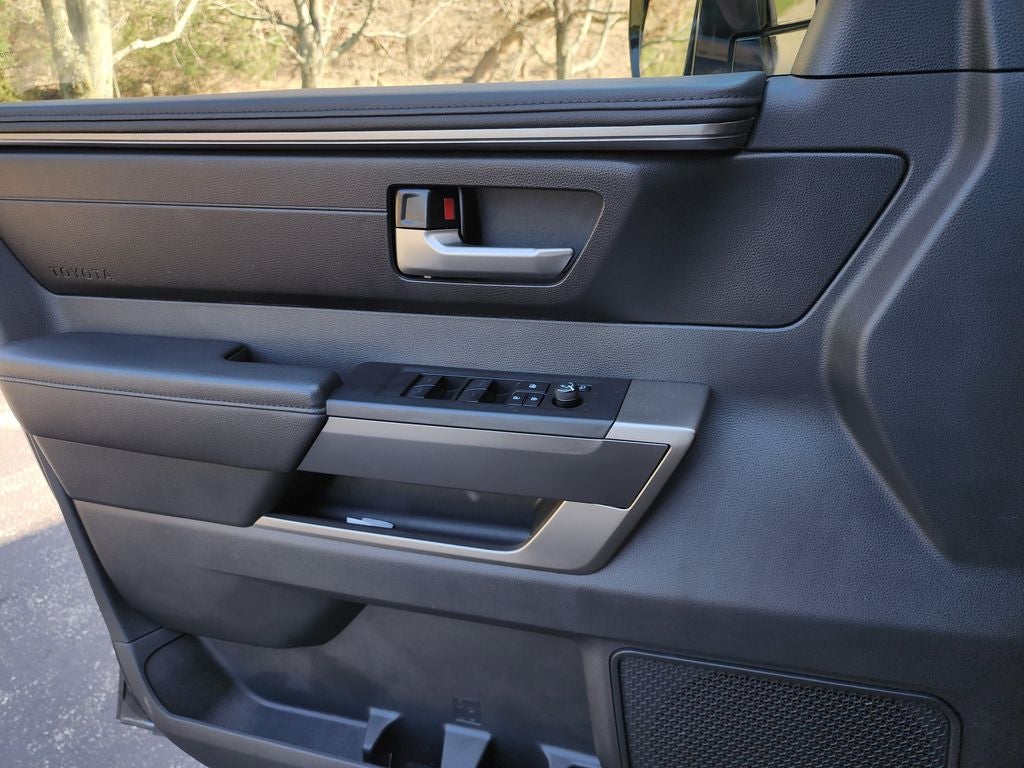 2024 Toyota Sequoia SR5