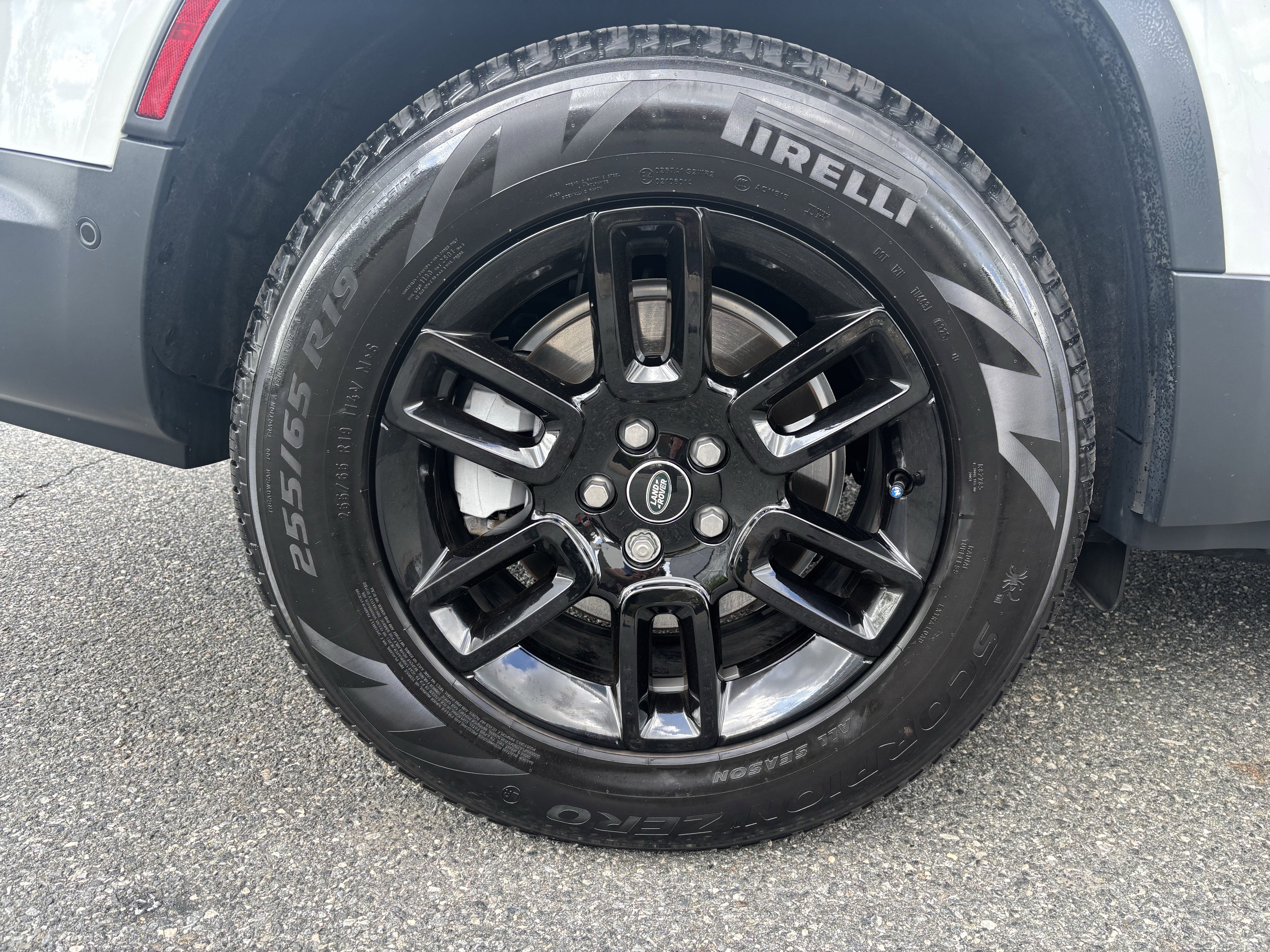 2025 Land Rover Defender 130 S