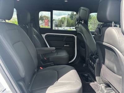 2025 Land Rover Defender 130 S