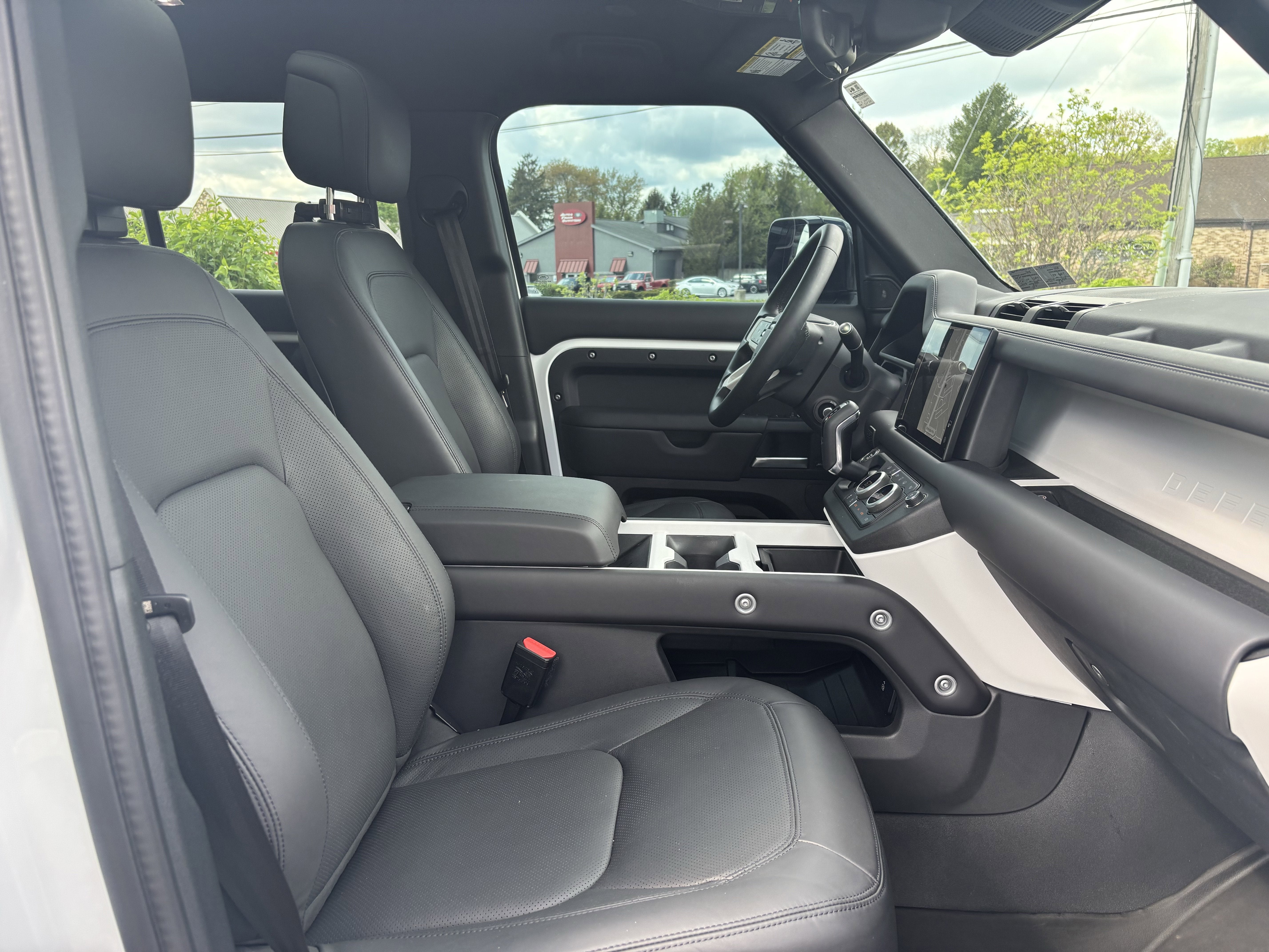 2025 Land Rover Defender 130 S