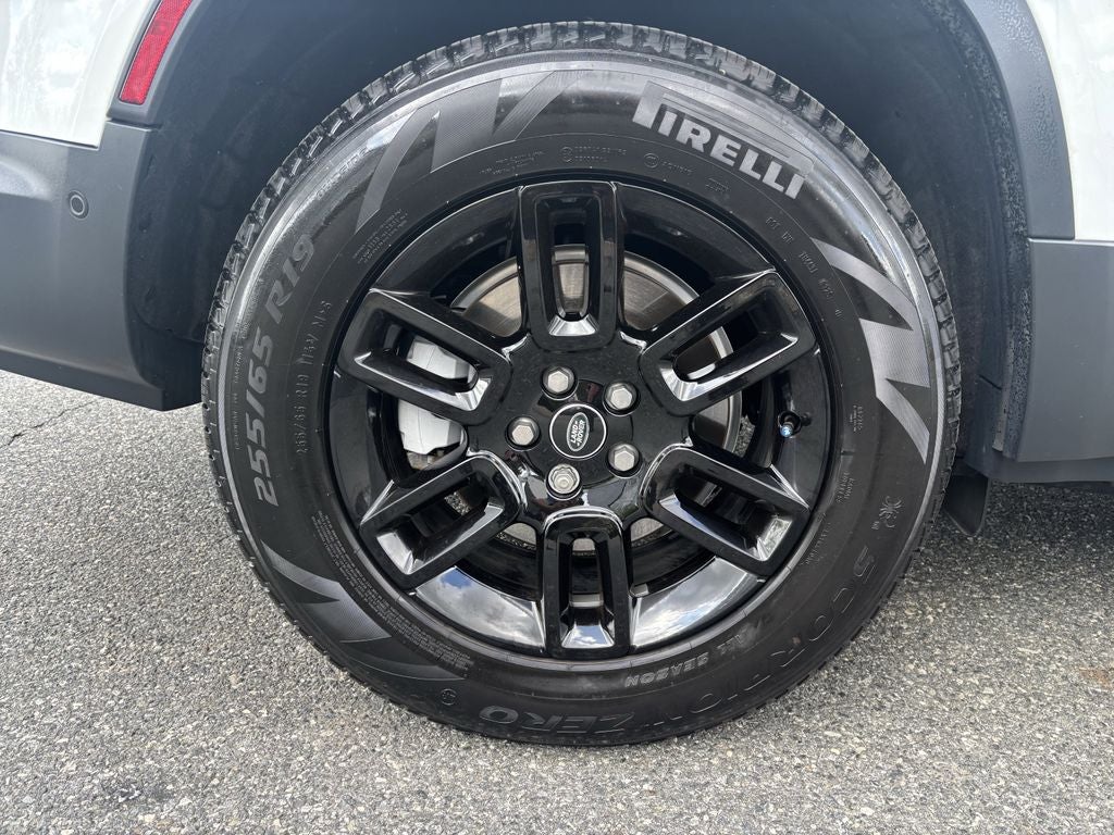 2025 Land Rover Defender 130 S