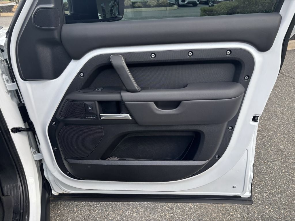 2025 Land Rover Defender 130 S