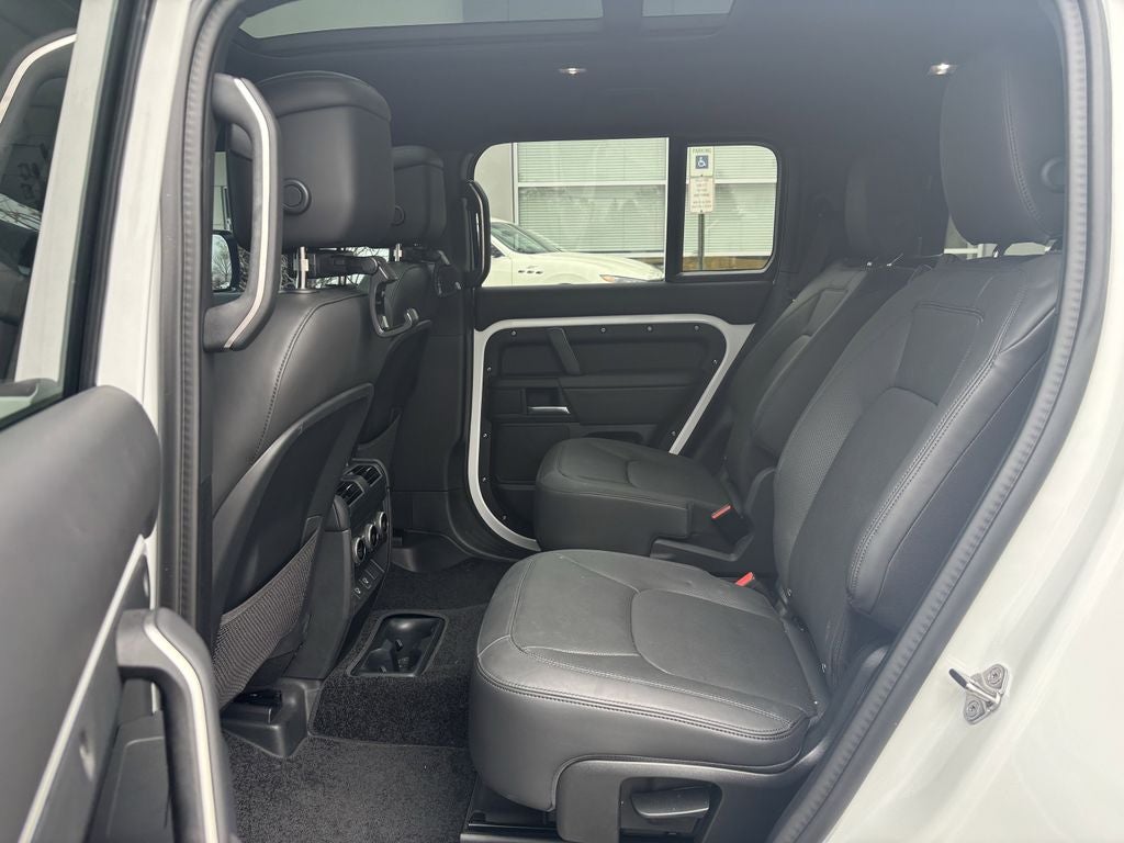 2025 Land Rover Defender 130 S