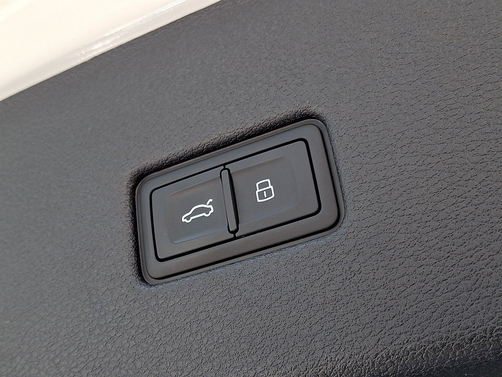 2025 Audi Q8 55 Premium Plus quattro