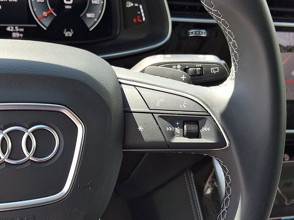 2025 Audi Q8 55 Premium Plus quattro