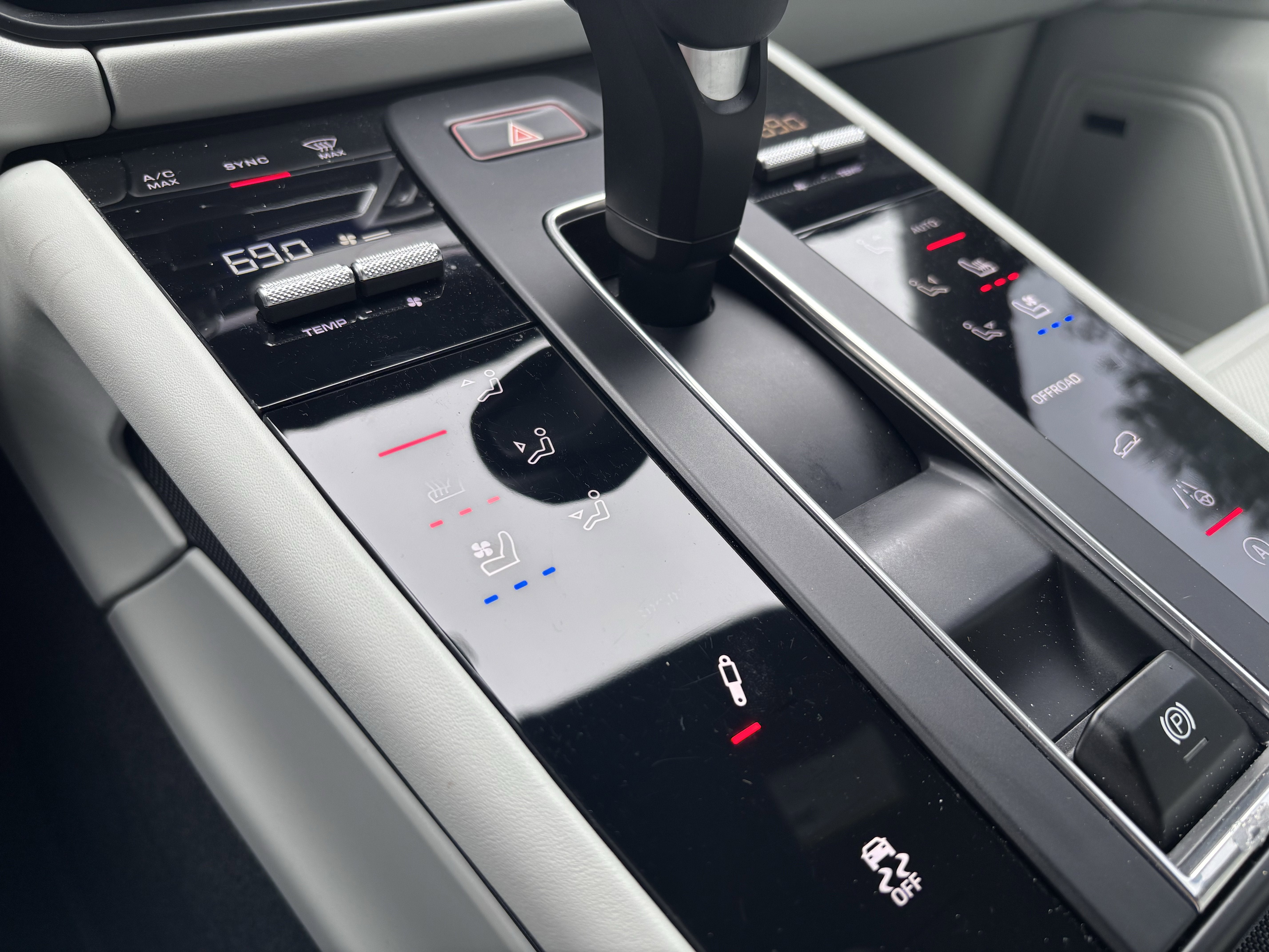 2024 Porsche Macan T