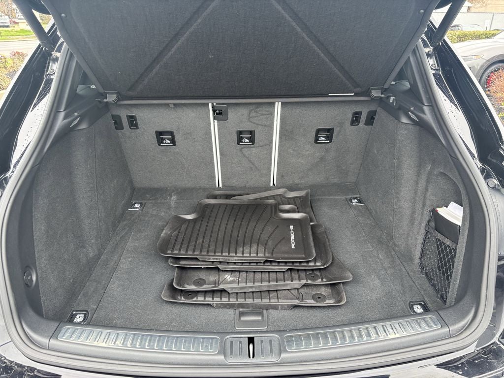 2024 Porsche Macan T