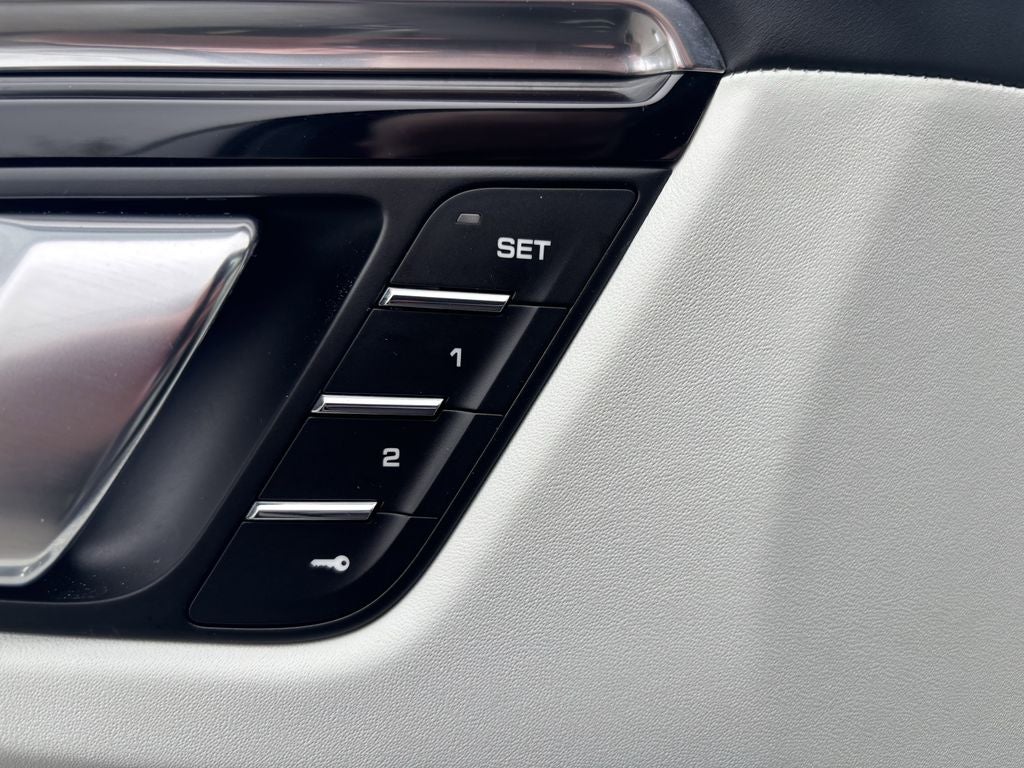 2024 Porsche Macan T
