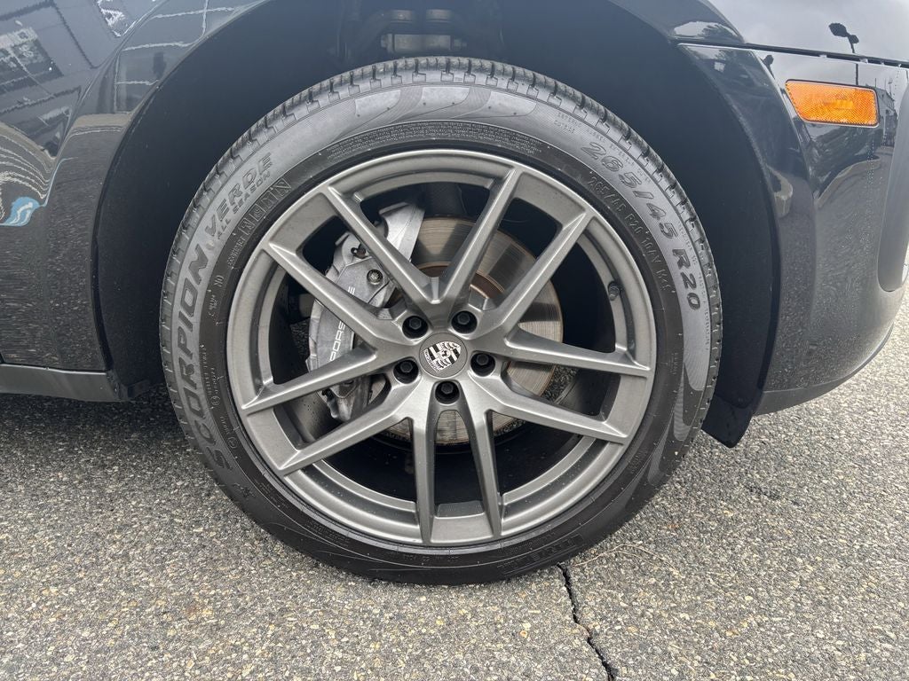 2024 Porsche Macan T