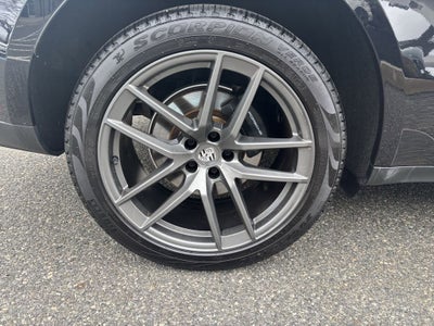2024 Porsche Macan T