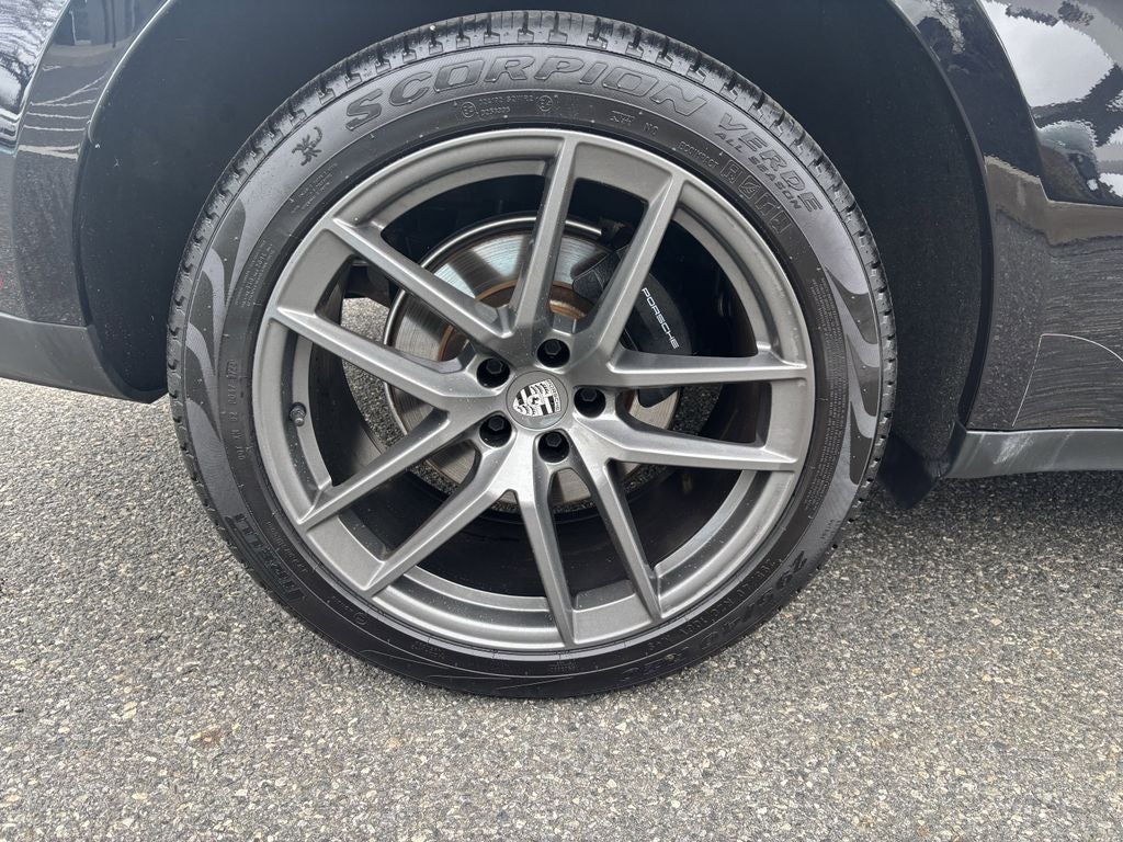2024 Porsche Macan T