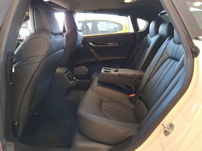 2024 Maserati Quattroporte Modena