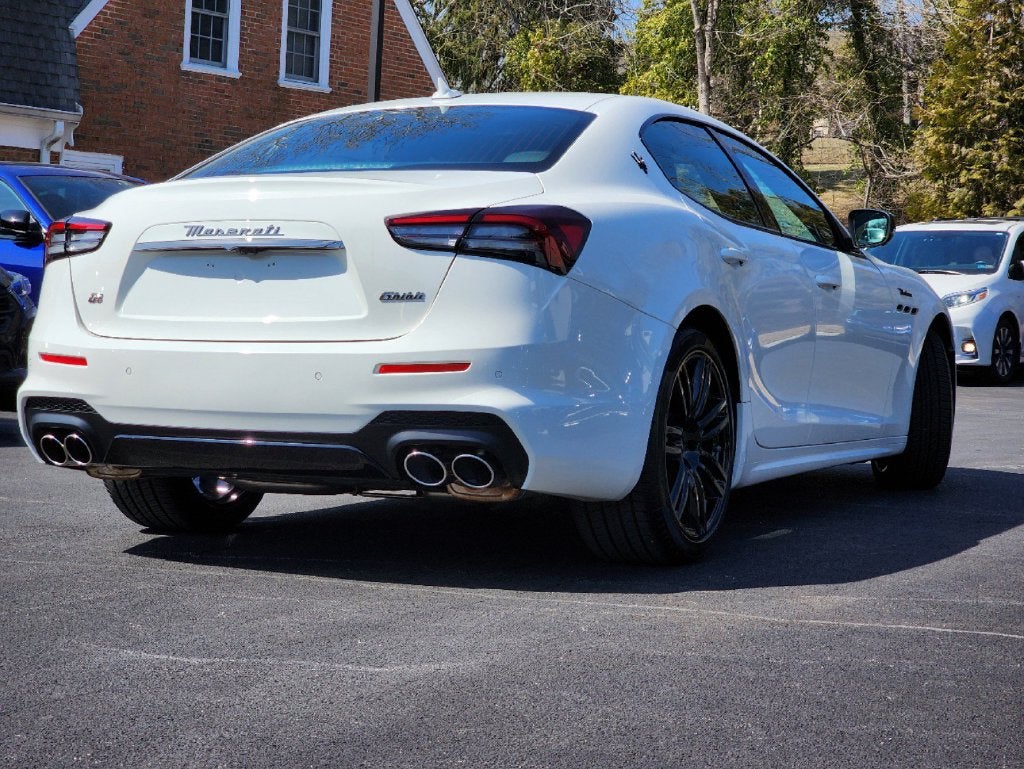 2024 Maserati Ghibli Modena