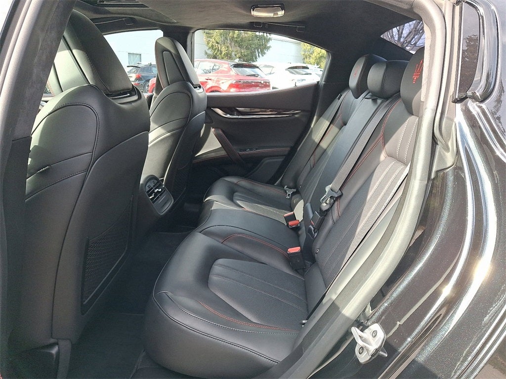 2022 Maserati Ghibli Modena Q4
