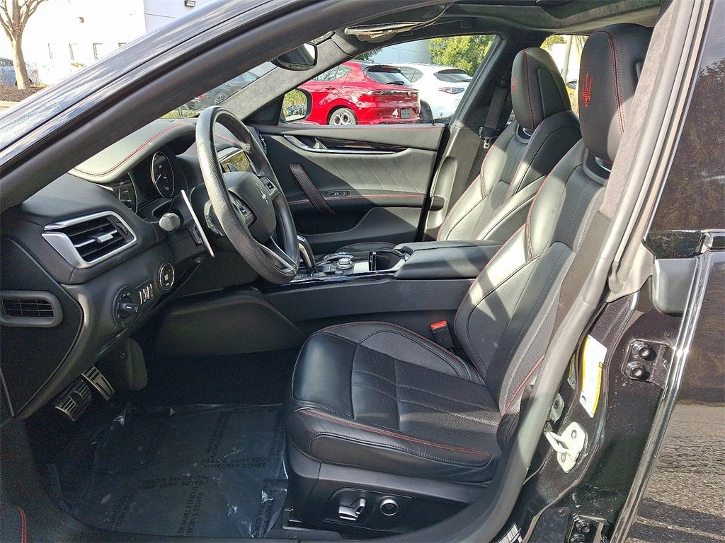 2022 Maserati Ghibli Modena Q4