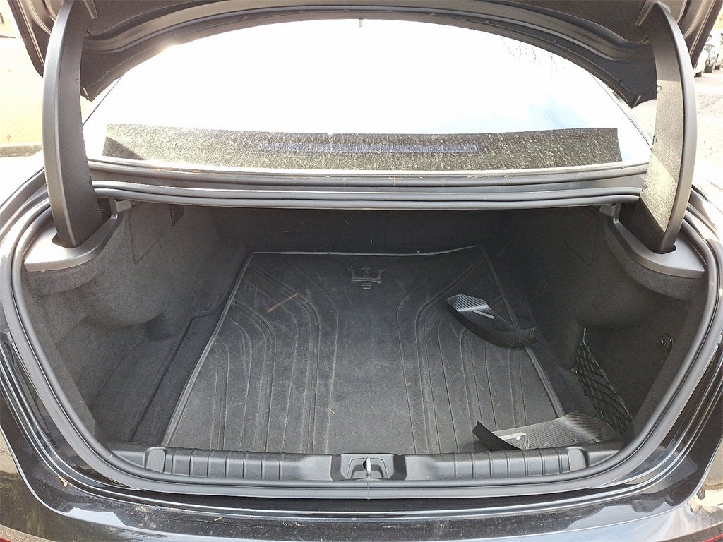 2022 Maserati Ghibli Modena Q4