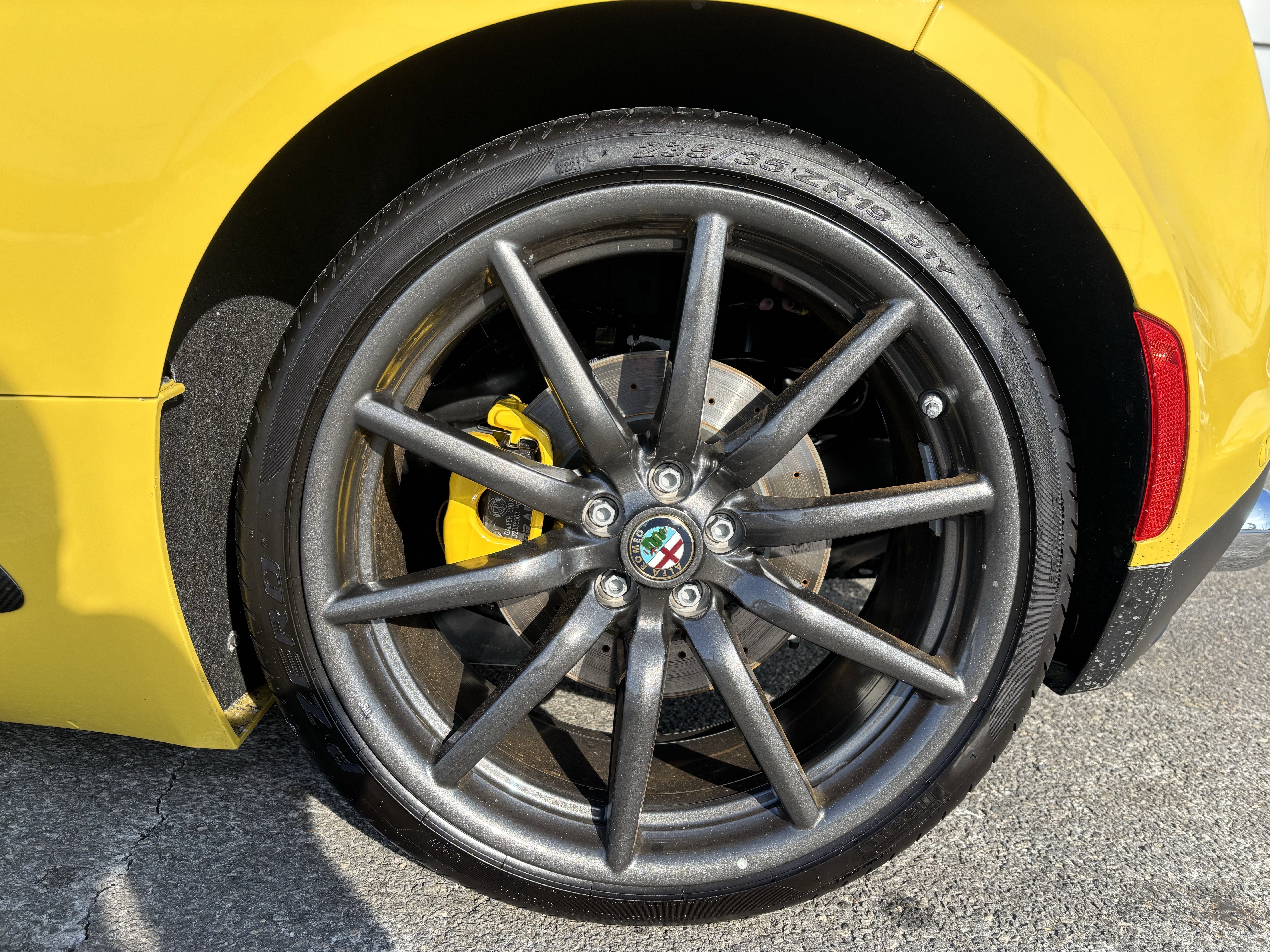 2016 Alfa Romeo 4C Base