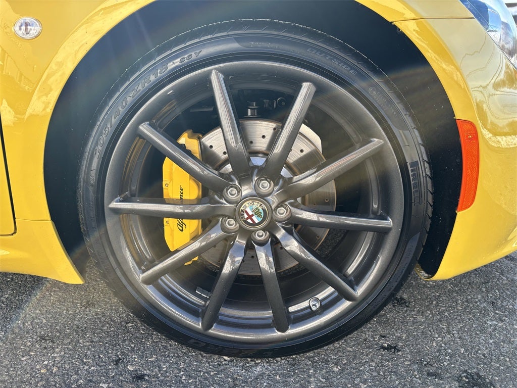 2016 Alfa Romeo 4C Base