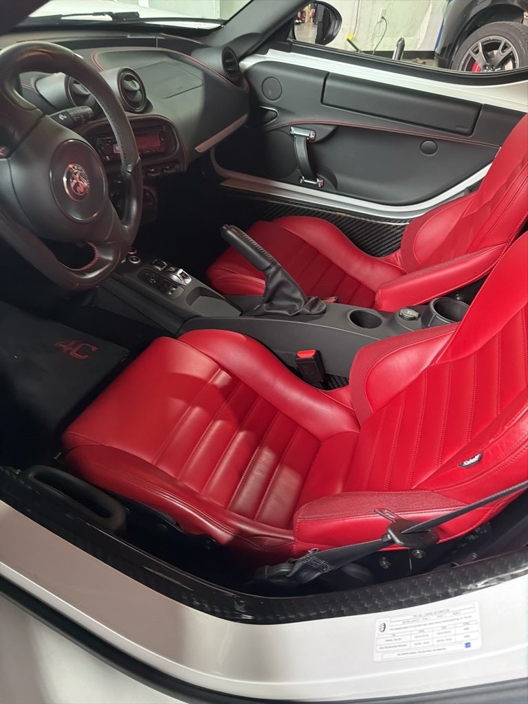 2019 Alfa Romeo 4C Base