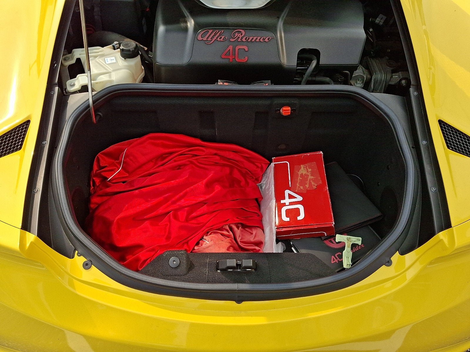 2015 Alfa Romeo 4C Base