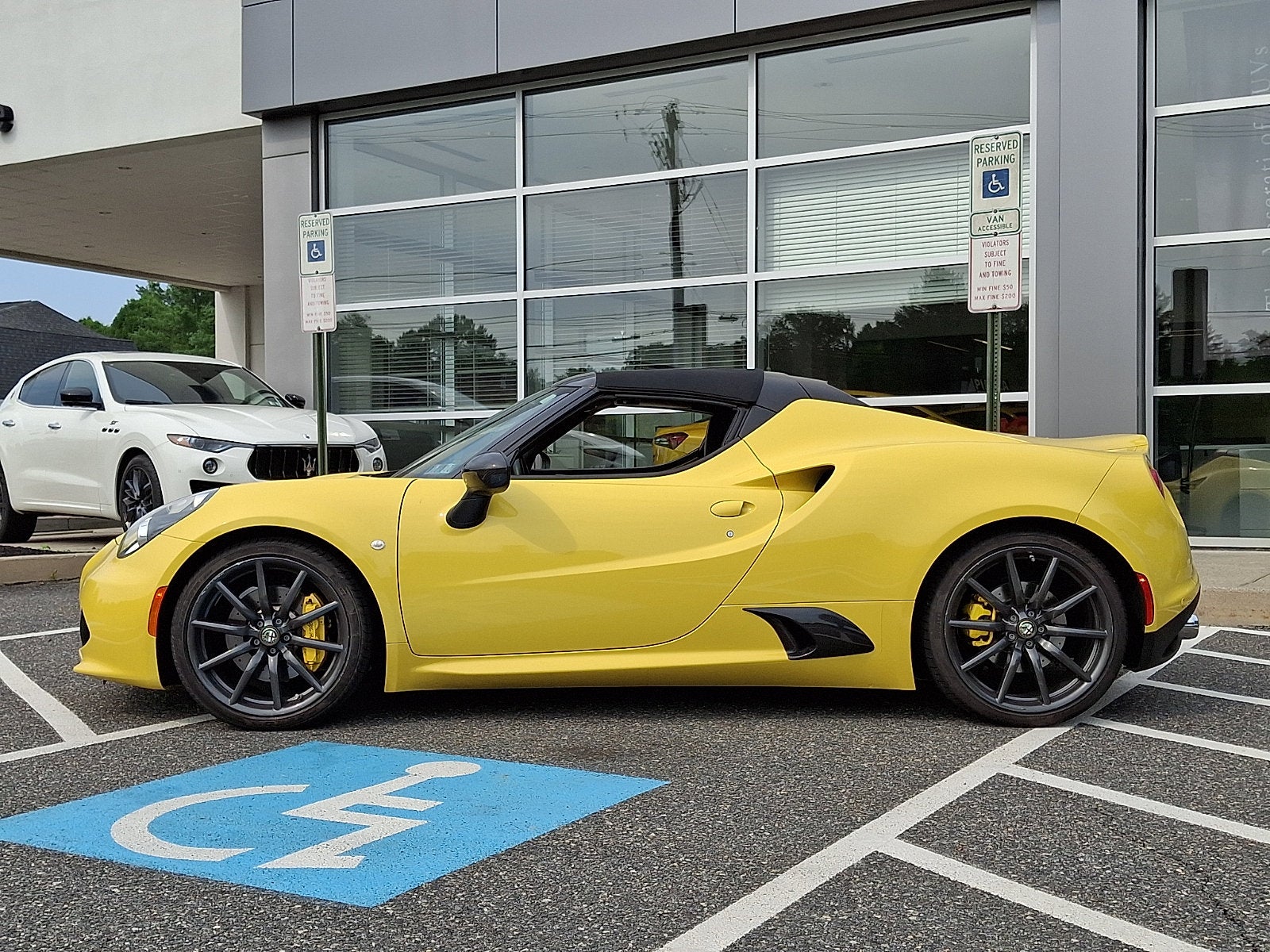 2015 Alfa Romeo 4C Base