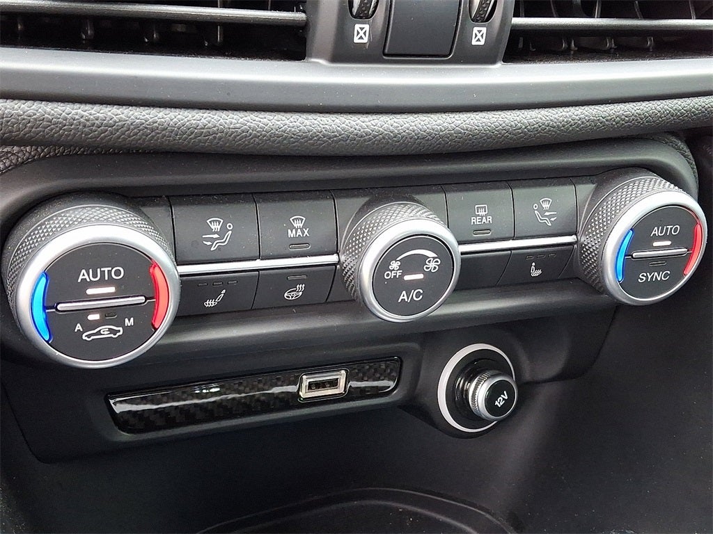 2023 Alfa Romeo Giulia Quadrifoglio