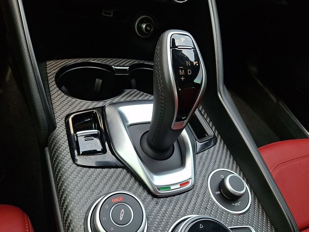 2024 Alfa Romeo Giulia Quadrifoglio