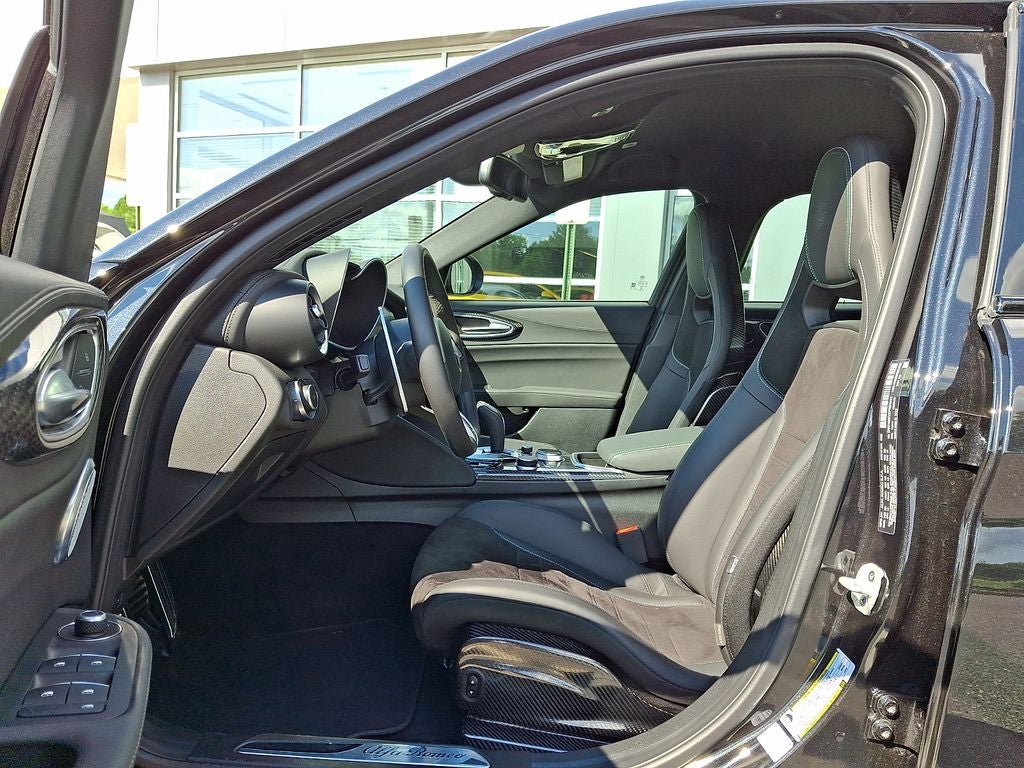 2023 Alfa Romeo Giulia Quadrifoglio