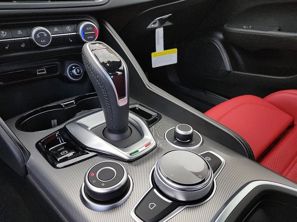2024 Alfa Romeo Giulia Veloce