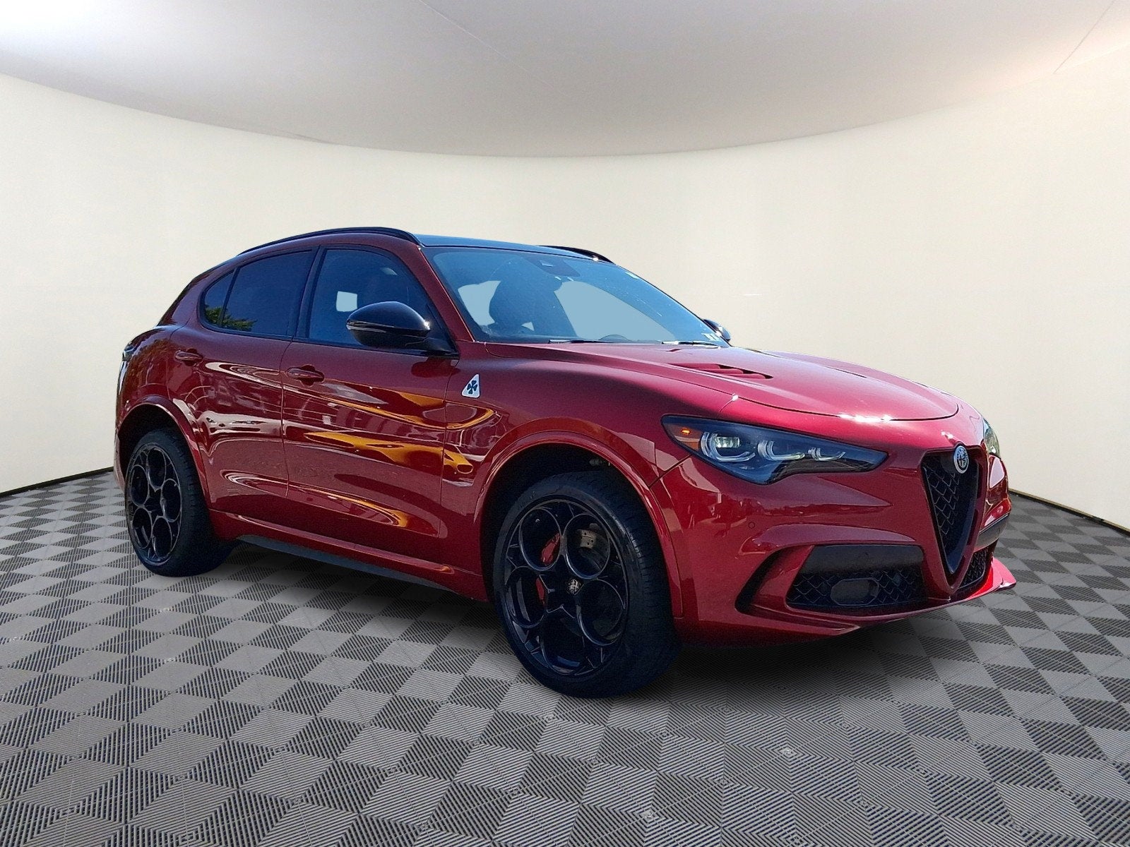 2024 Alfa Romeo Stelvio Quadrifoglio