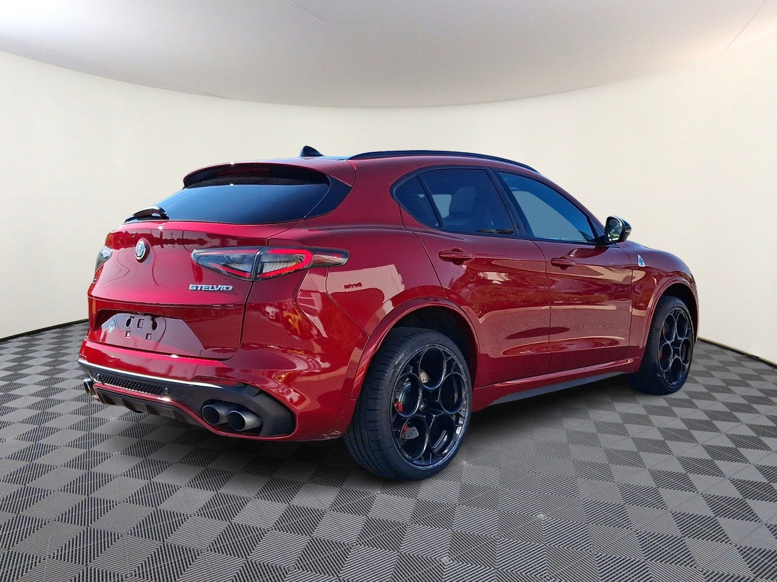 2024 Alfa Romeo Stelvio Quadrifoglio