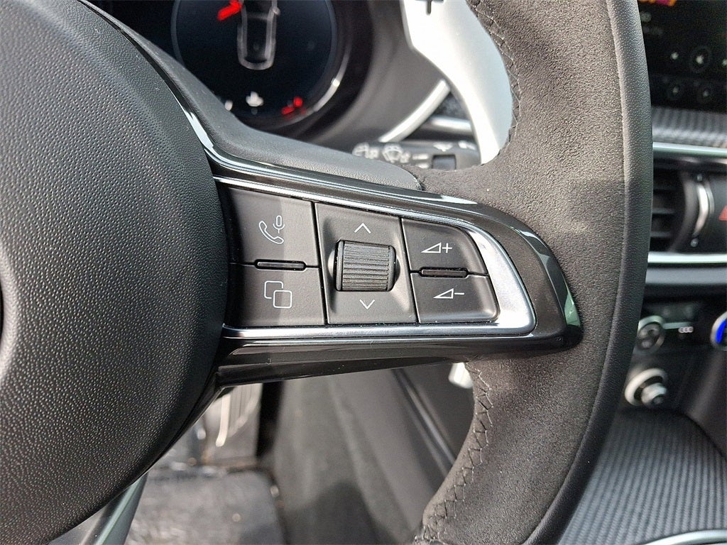 2024 Alfa Romeo Stelvio Quadrifoglio