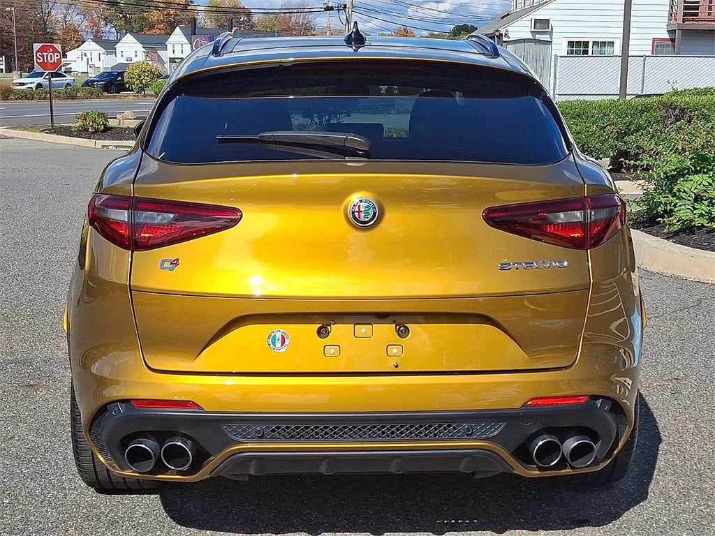 2022 Alfa Romeo Stelvio Quadrifoglio