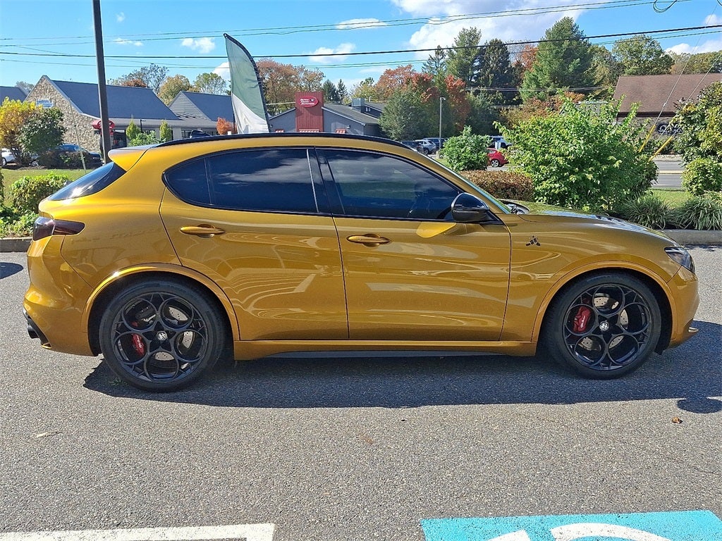 2022 Alfa Romeo Stelvio Quadrifoglio