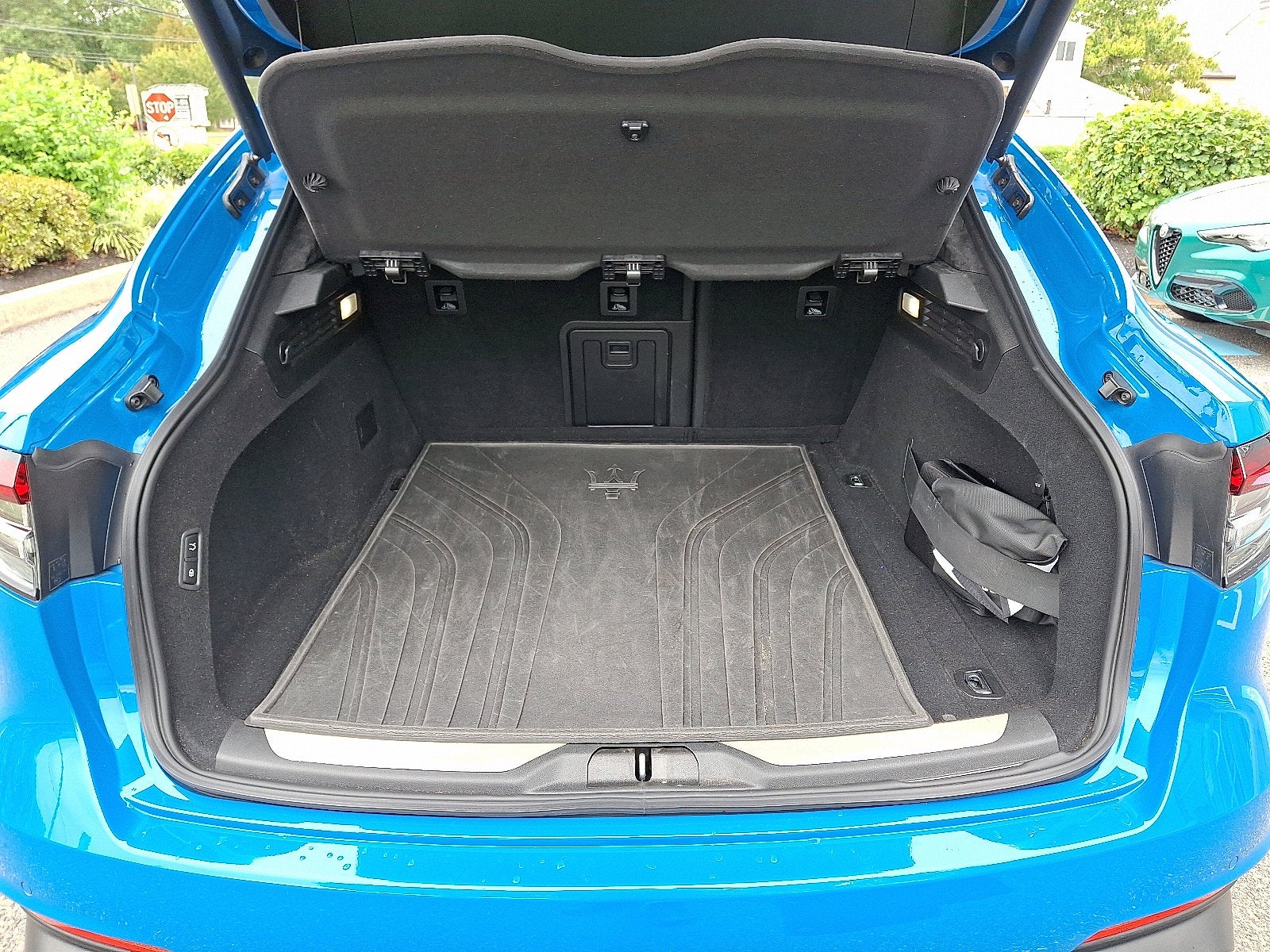 2022 Maserati Levante Tributo