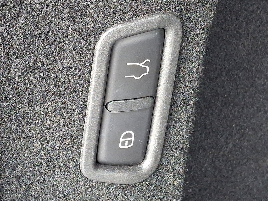 2022 Maserati Levante Tributo