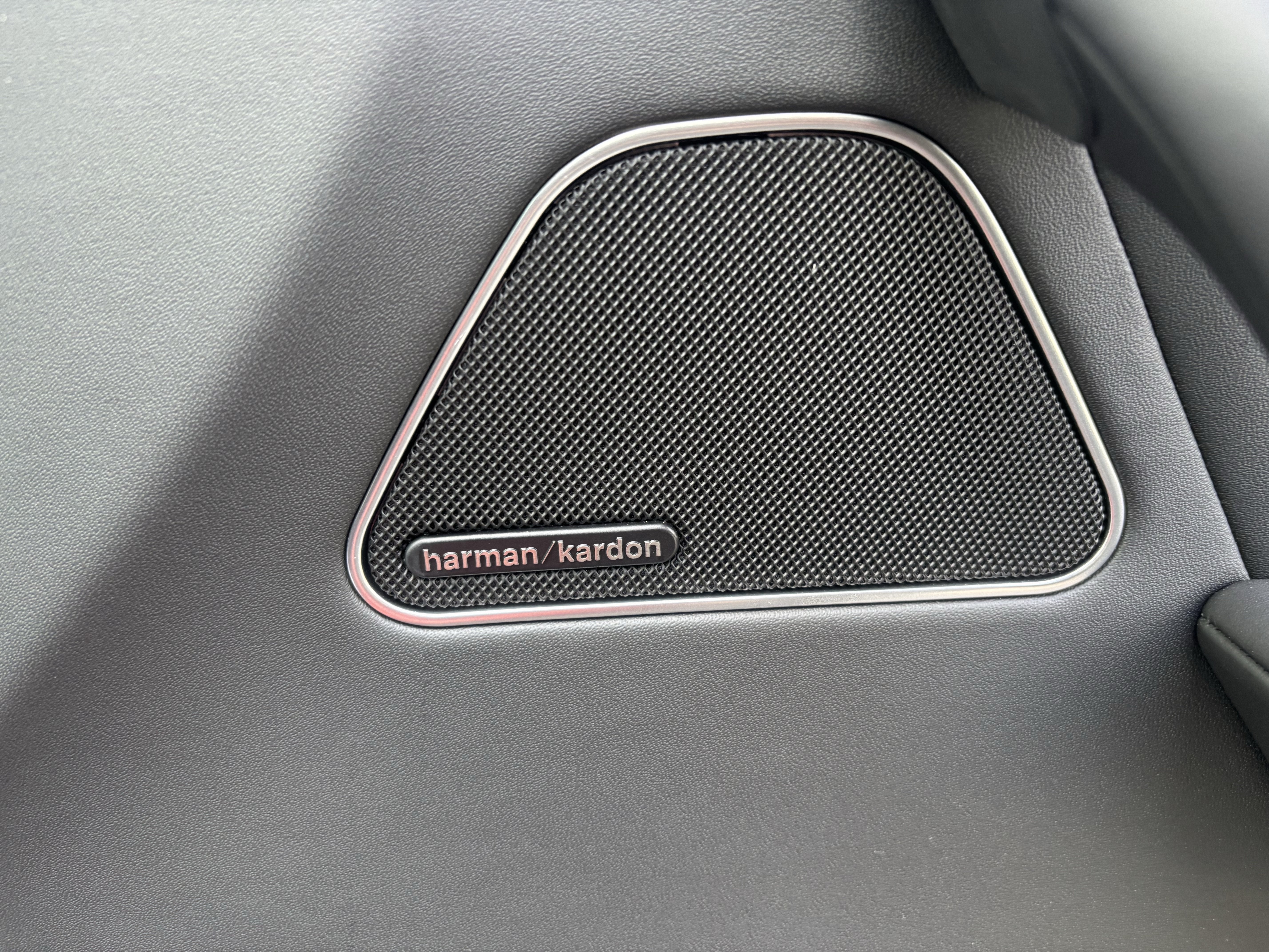 2023 Maserati Levante TRIBUTO