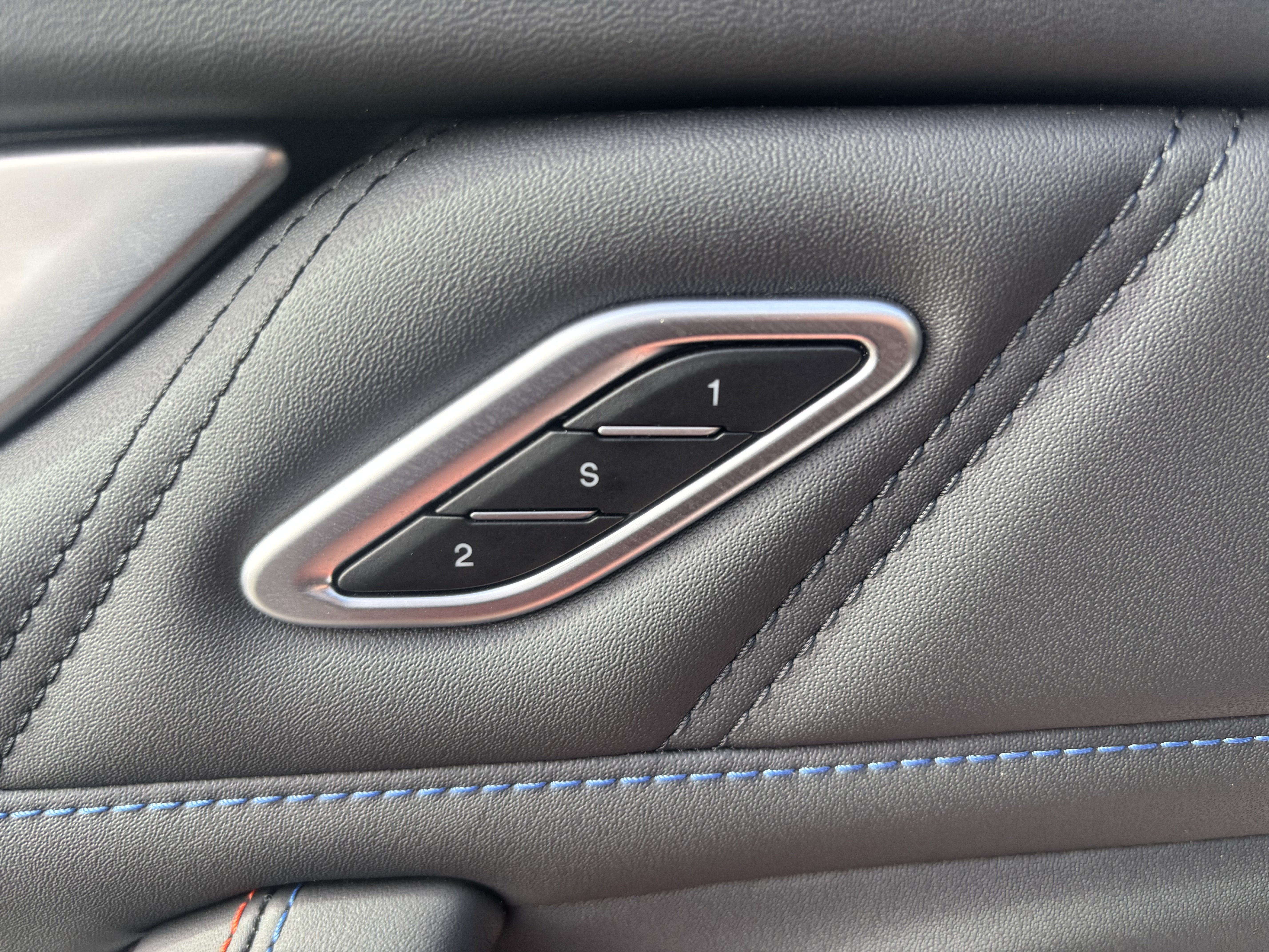 2023 Maserati Levante TRIBUTO