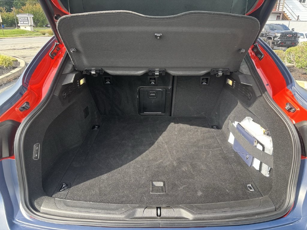 2023 Maserati Levante TRIBUTO