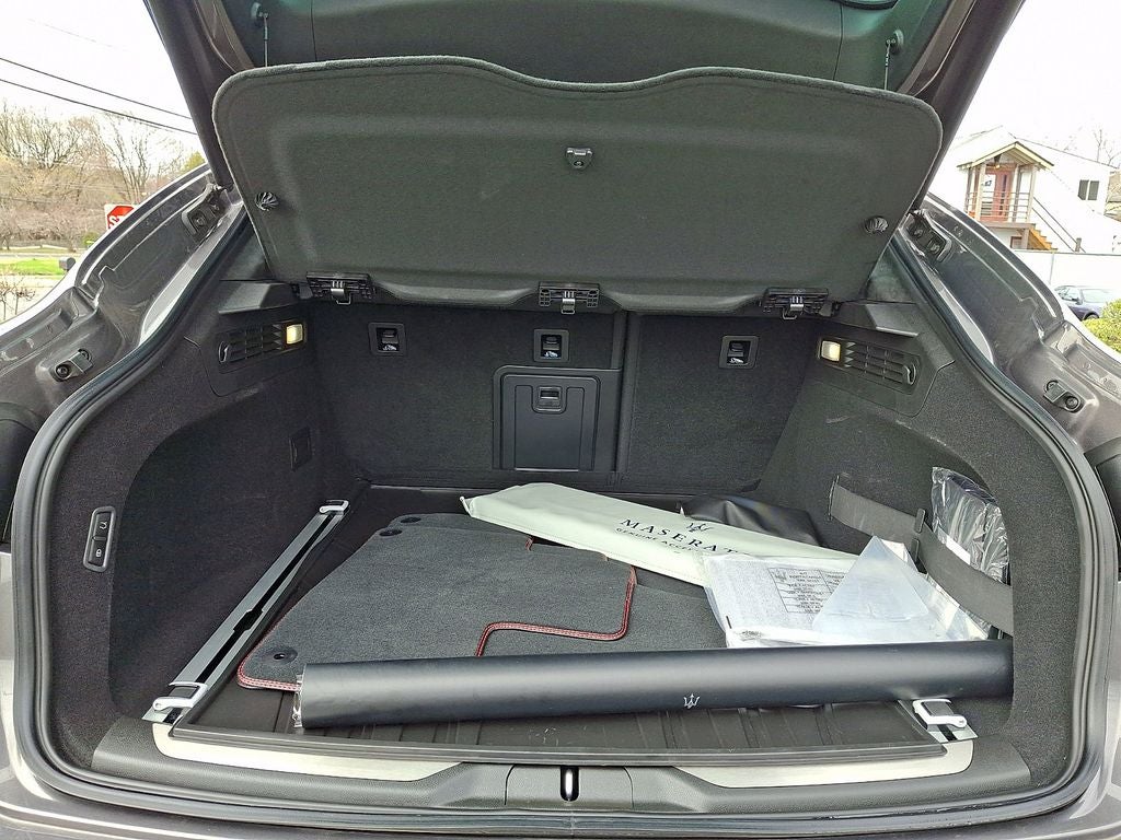 2023 Maserati Levante Trofeo