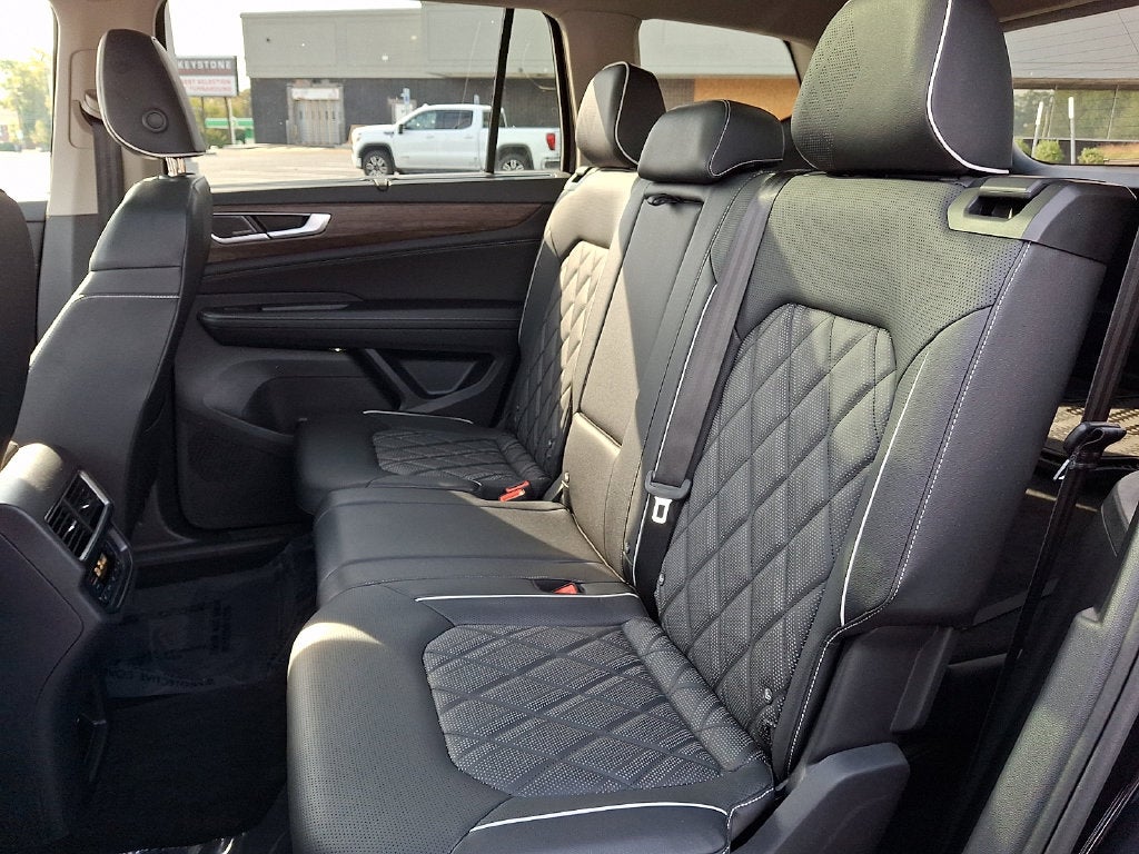 2025 Volkswagen Atlas 2.0T SEL Premium R-Line