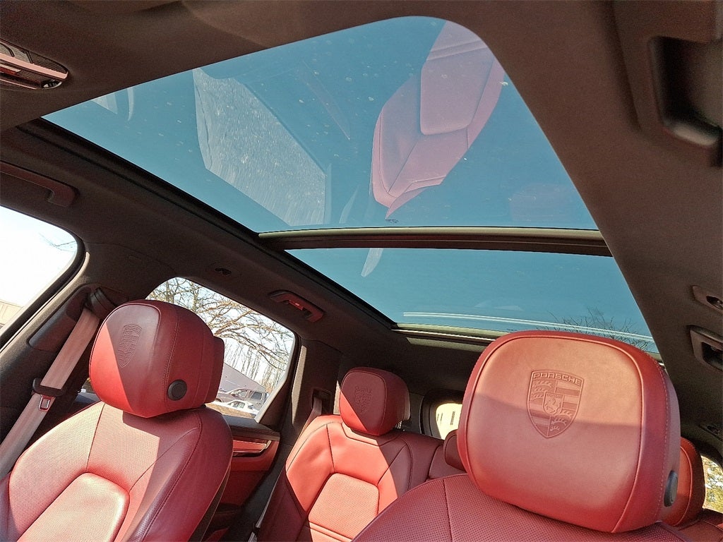 2022 Porsche Cayenne Platinum Edition