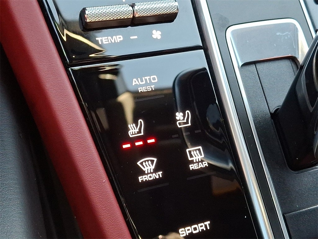 2022 Porsche Cayenne Platinum Edition