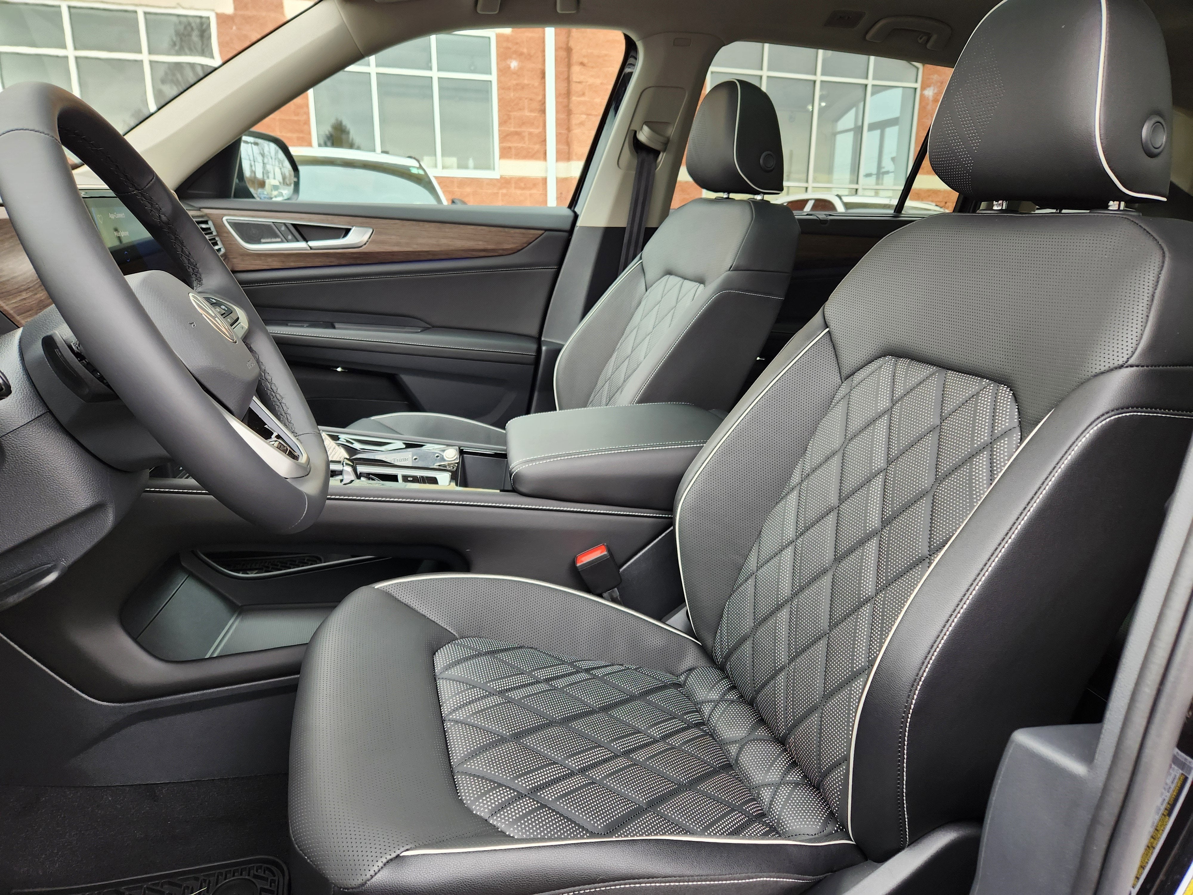 2026 Volkswagen Atlas 2.0T SEL Premium R-Line