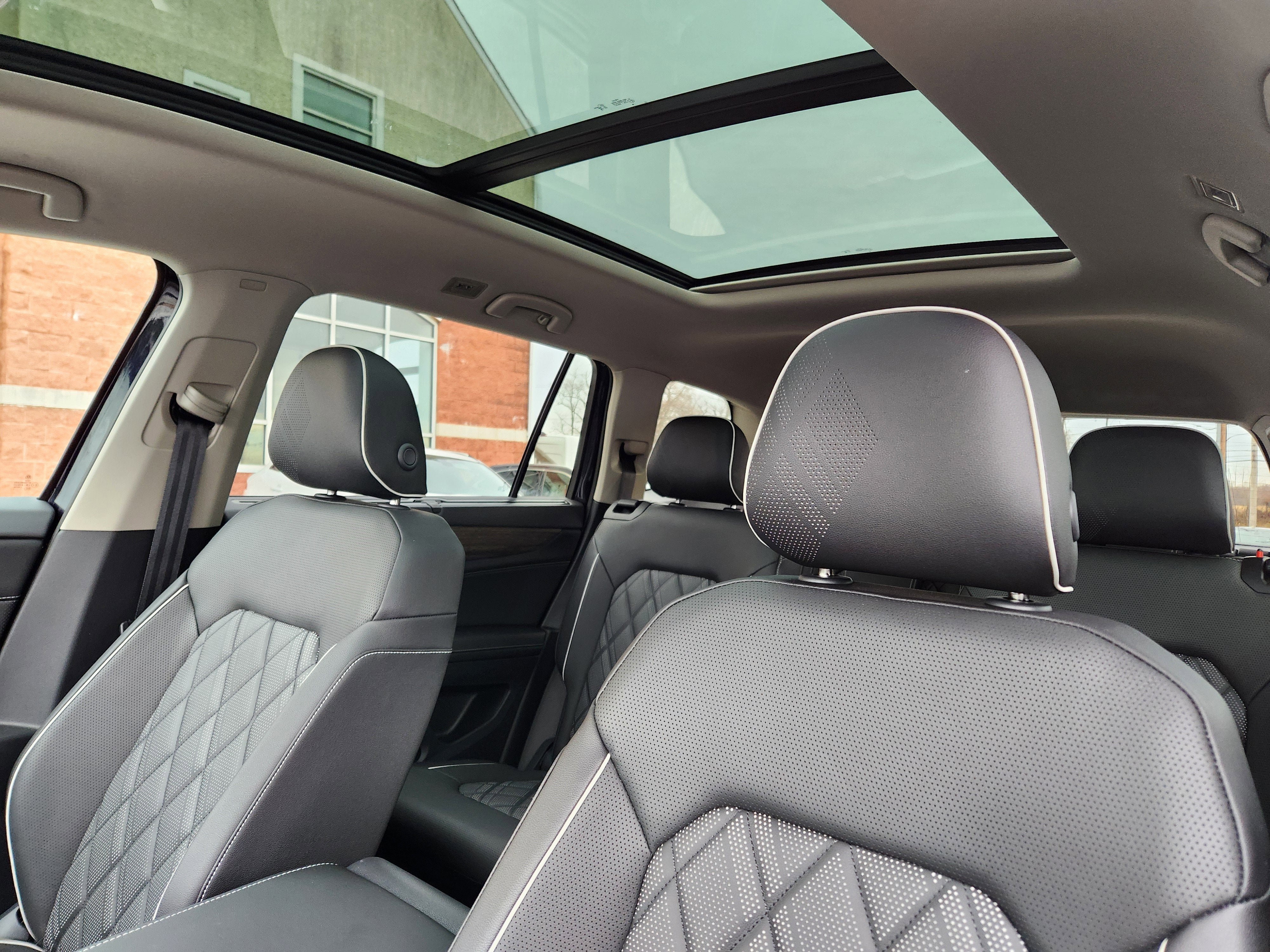 2026 Volkswagen Atlas 2.0T SEL Premium R-Line