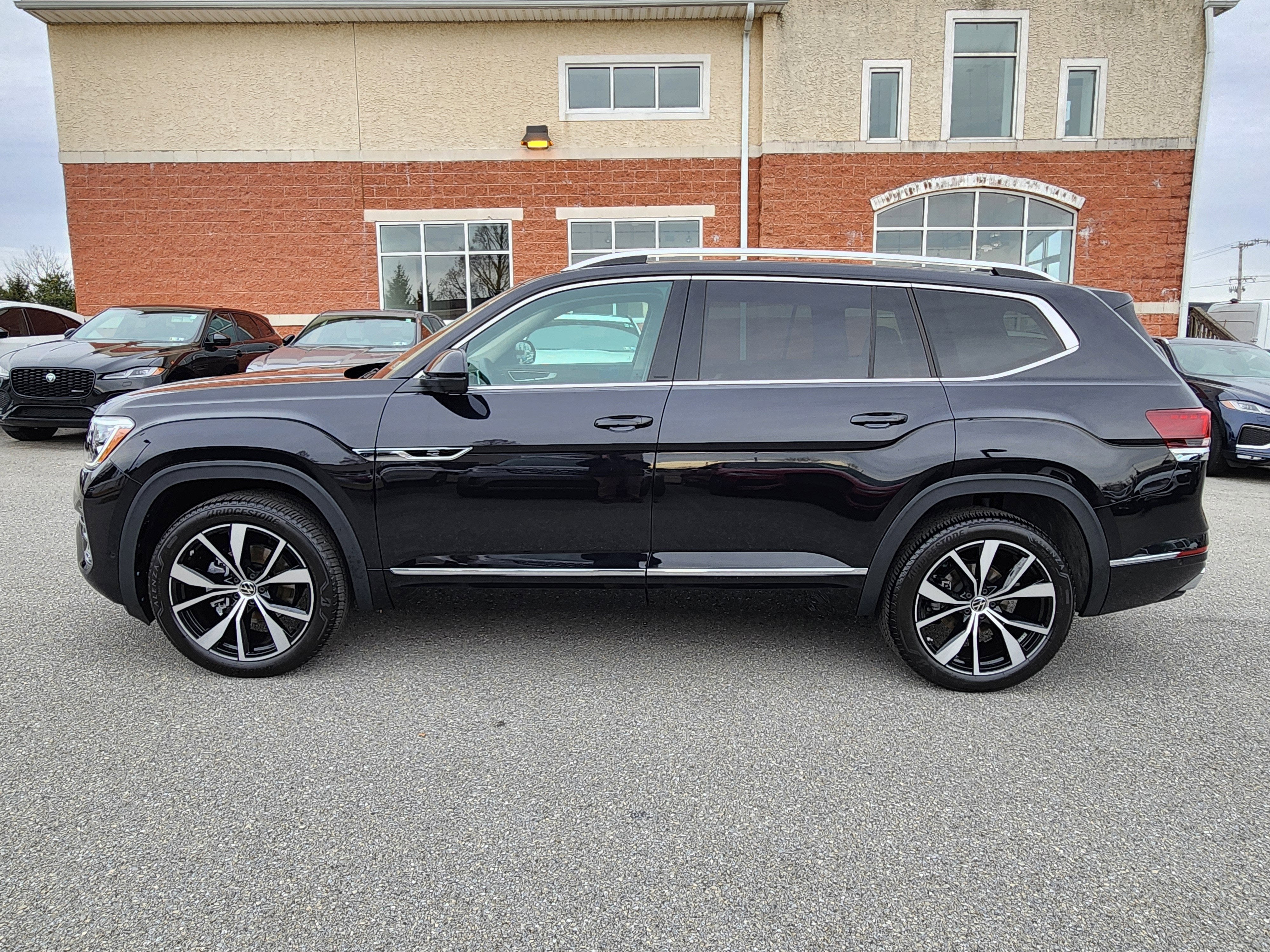 2026 Volkswagen Atlas 2.0T SEL Premium R-Line