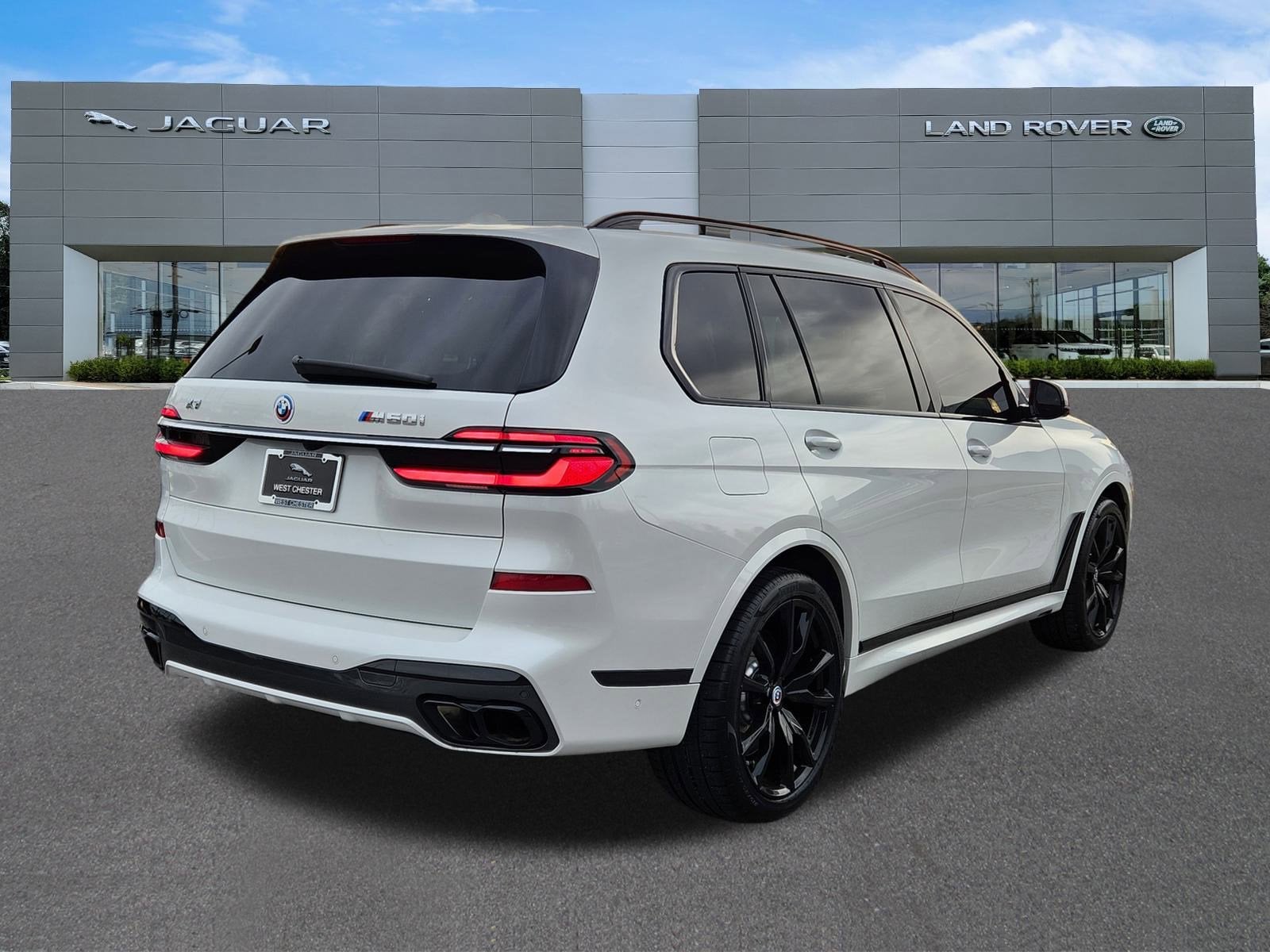 2023 BMW X7 M60i