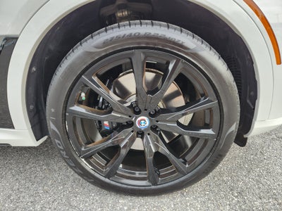 2023 BMW X7 M60i
