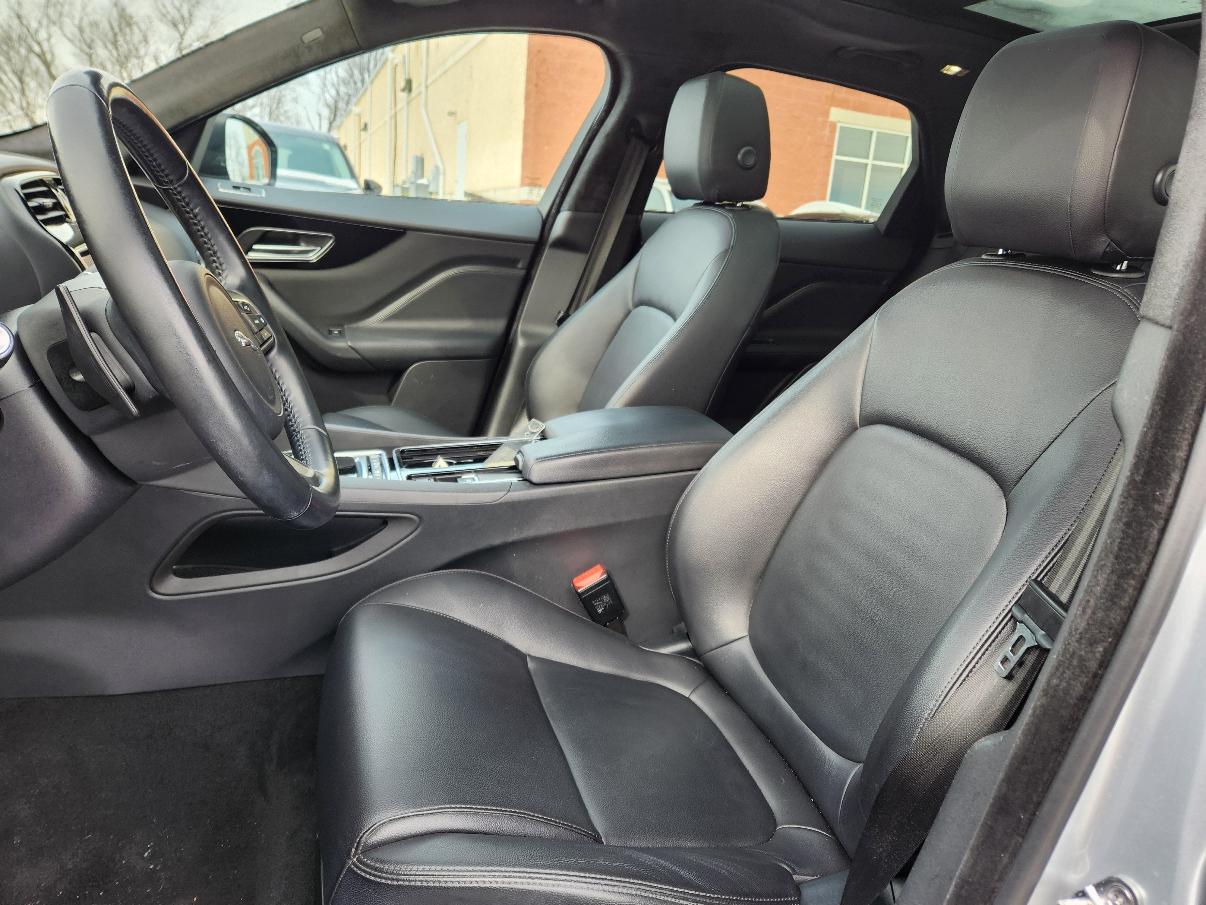 2019 Jaguar F-PACE 25t Premium